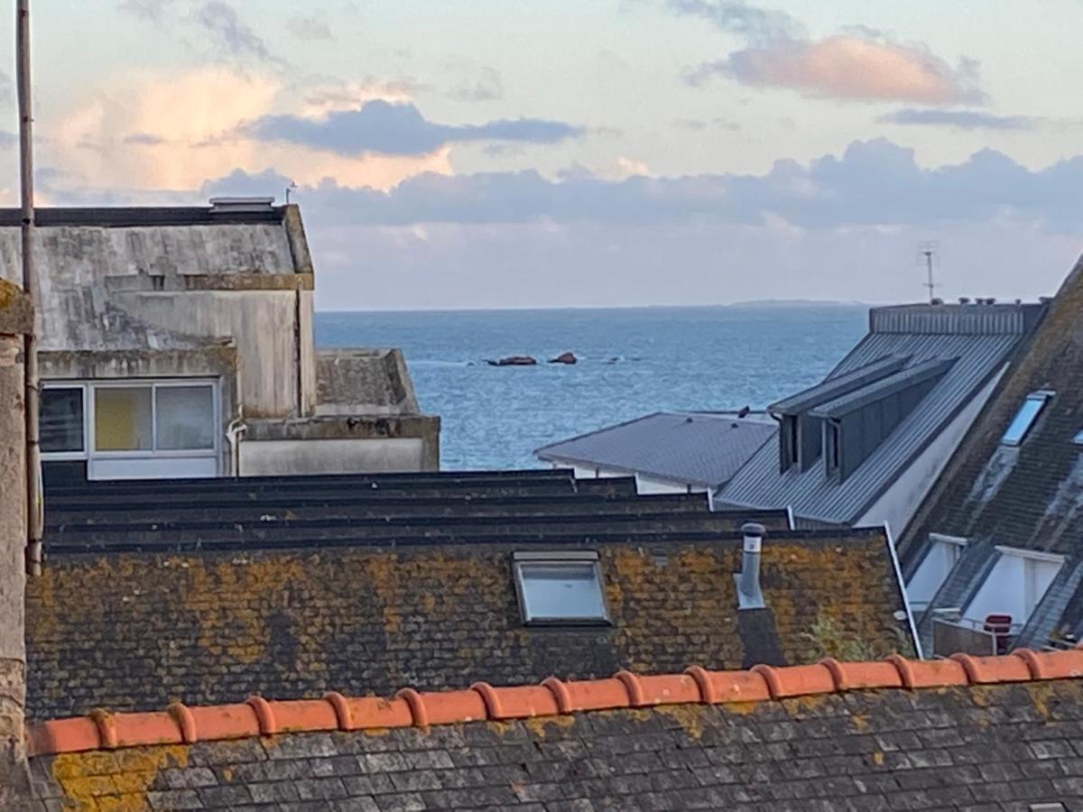 Appartement 3 Chambres Centre Ville Et 100M De La Mer コンカルノー エクステリア 写真